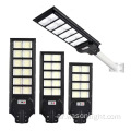 2022 ضوء شارع الطاقة الشمسية الجديدة ، الغسق إلى الفجر LED LED Solar Flood Light Motion Sensor مصباح مستشعر الحركة مع التحكم عن بُعد وقطب الذراع